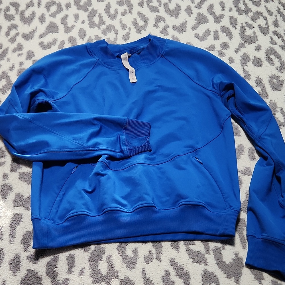 LULULEMON sweatshirt